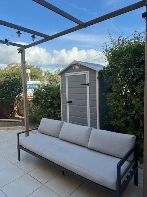 La A 2min A Pied, 2 Exterieurs,wifi,clim Holiday home