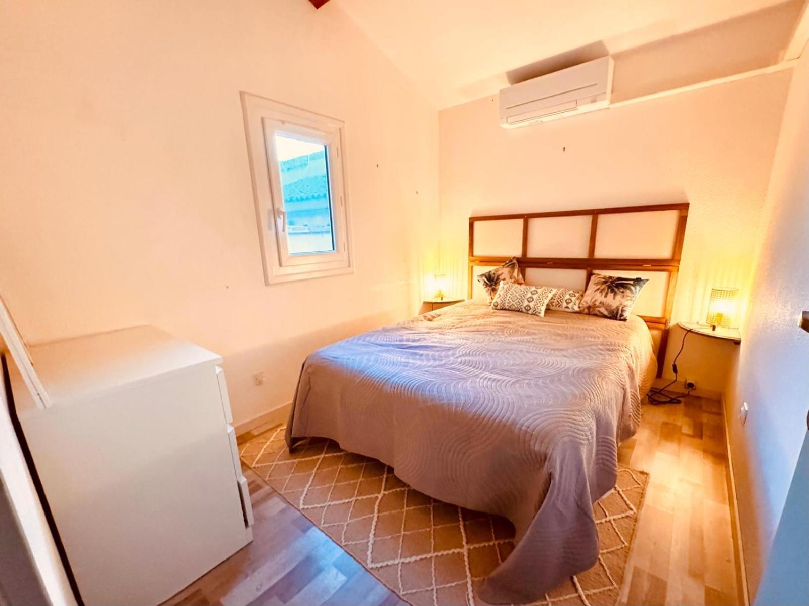 La A 2min A Pied, 2 Exterieurs,wifi,clim Holiday home Le Barcares